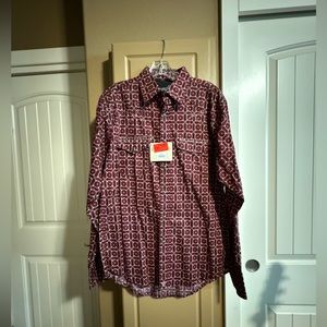 Men’s wrangler button down western style shirt